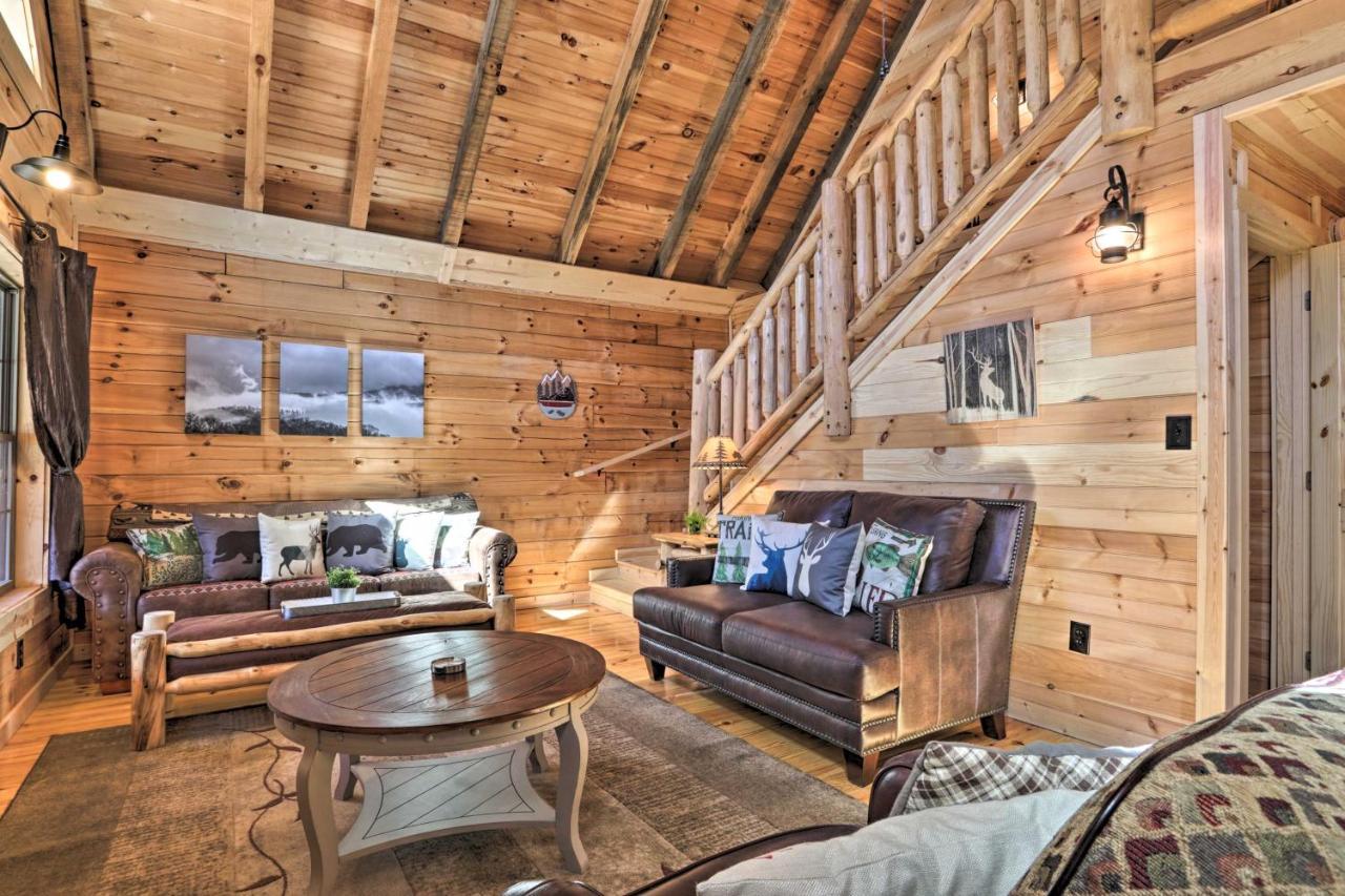 Gatlinburg Cabin With Loft And Game Room 1 Mi To Town Bagian luar foto