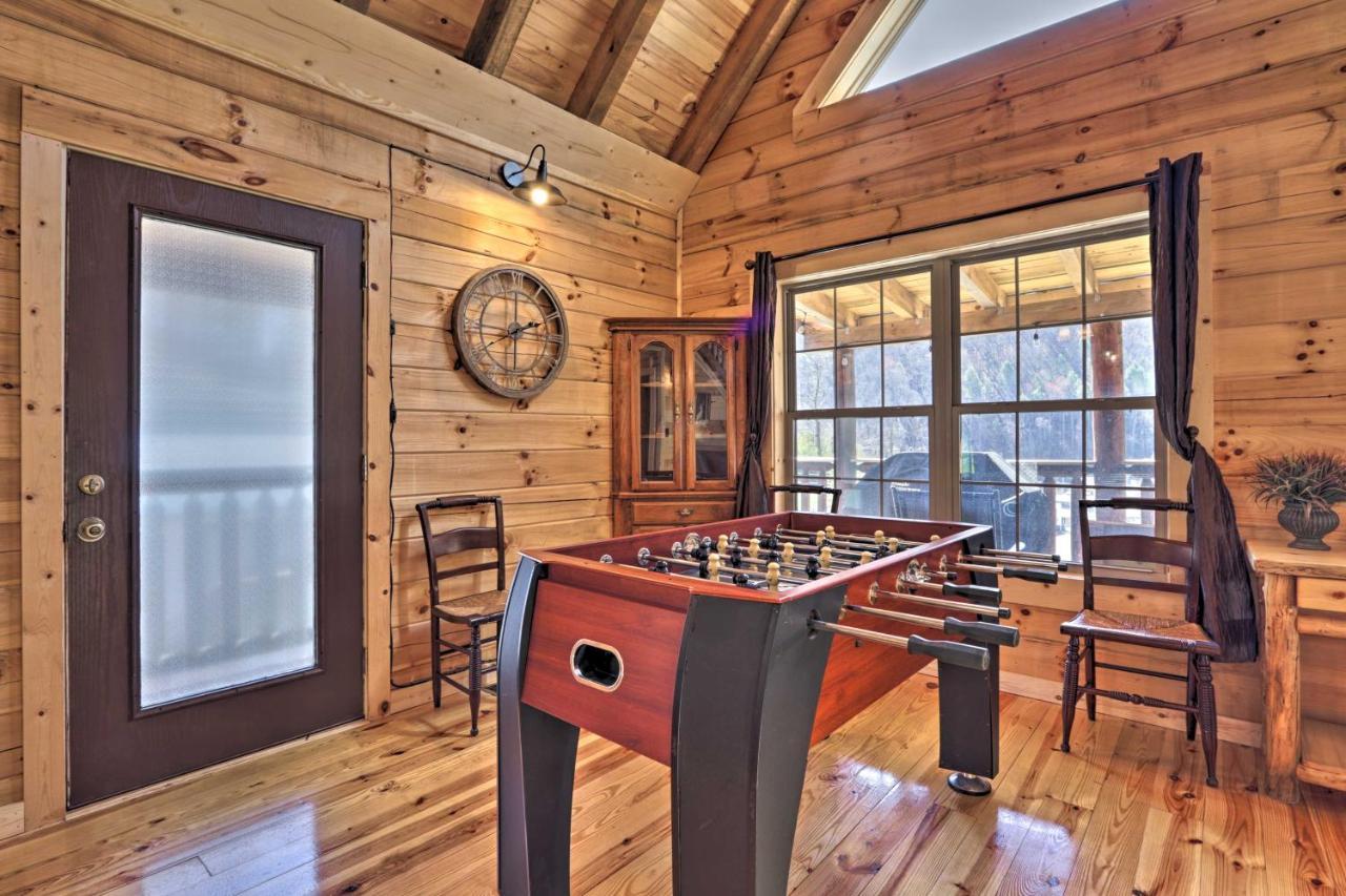Gatlinburg Cabin With Loft And Game Room 1 Mi To Town Bagian luar foto