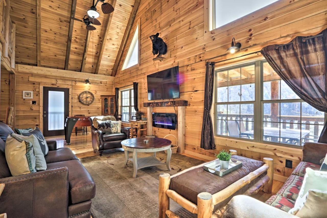 Gatlinburg Cabin With Loft And Game Room 1 Mi To Town Bagian luar foto