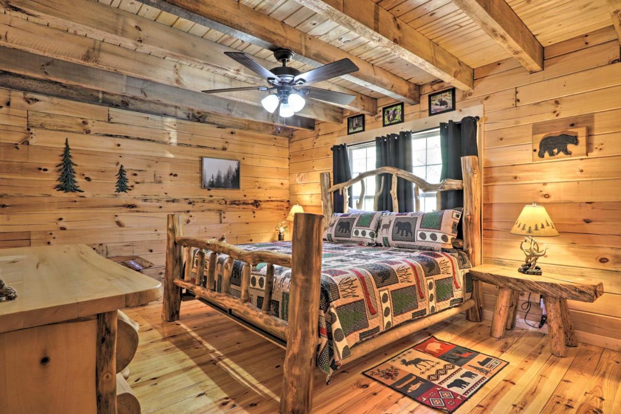 Gatlinburg Cabin With Loft And Game Room 1 Mi To Town Bagian luar foto
