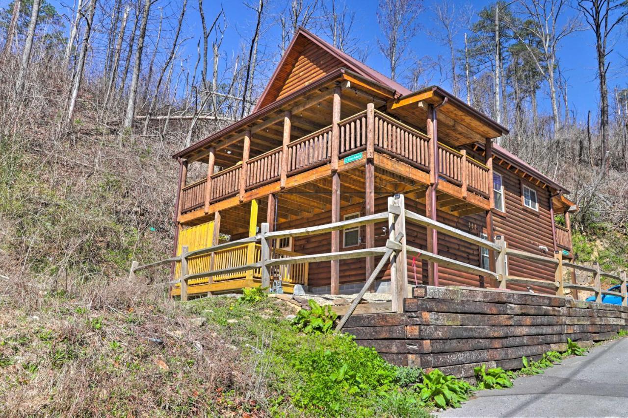 Gatlinburg Cabin With Loft And Game Room 1 Mi To Town Bagian luar foto