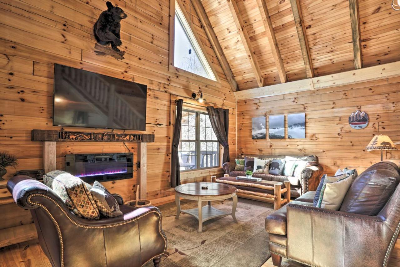 Gatlinburg Cabin With Loft And Game Room 1 Mi To Town Bagian luar foto