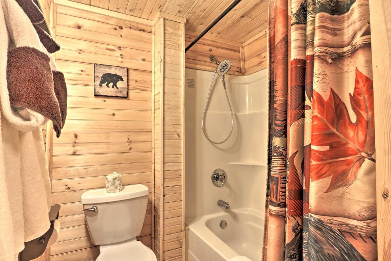 Gatlinburg Cabin With Loft And Game Room 1 Mi To Town Bagian luar foto