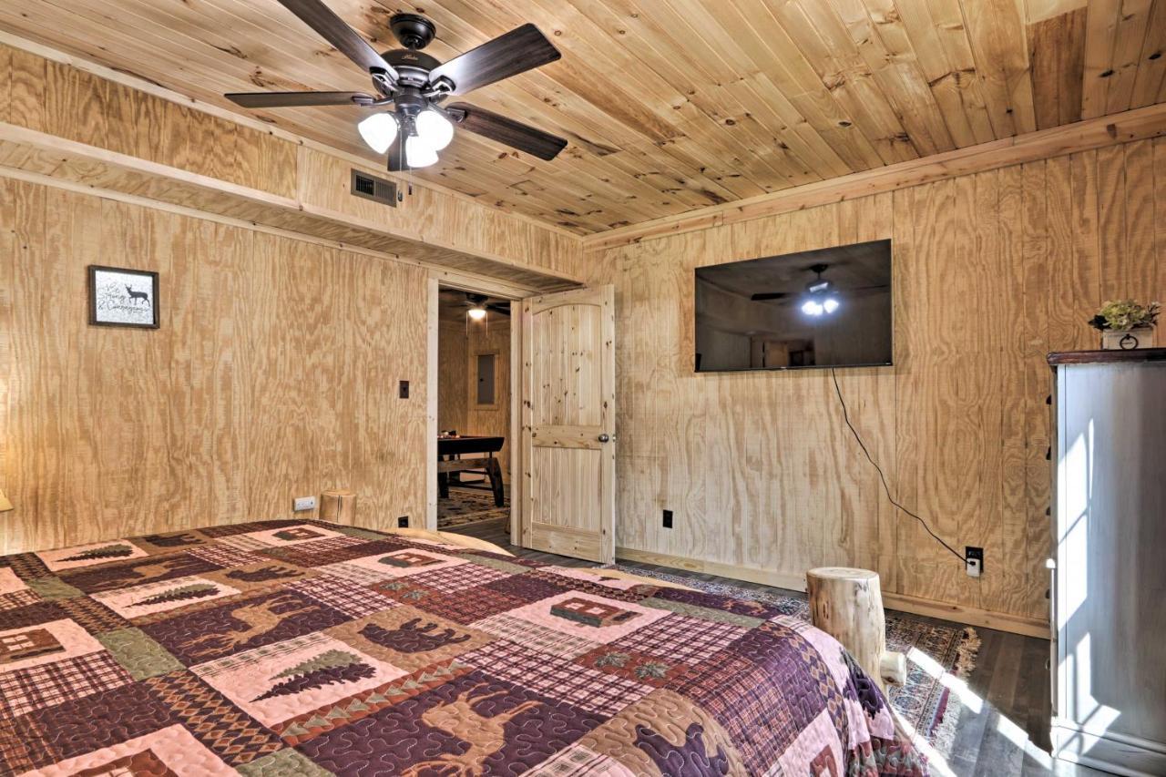Gatlinburg Cabin With Loft And Game Room 1 Mi To Town Bagian luar foto