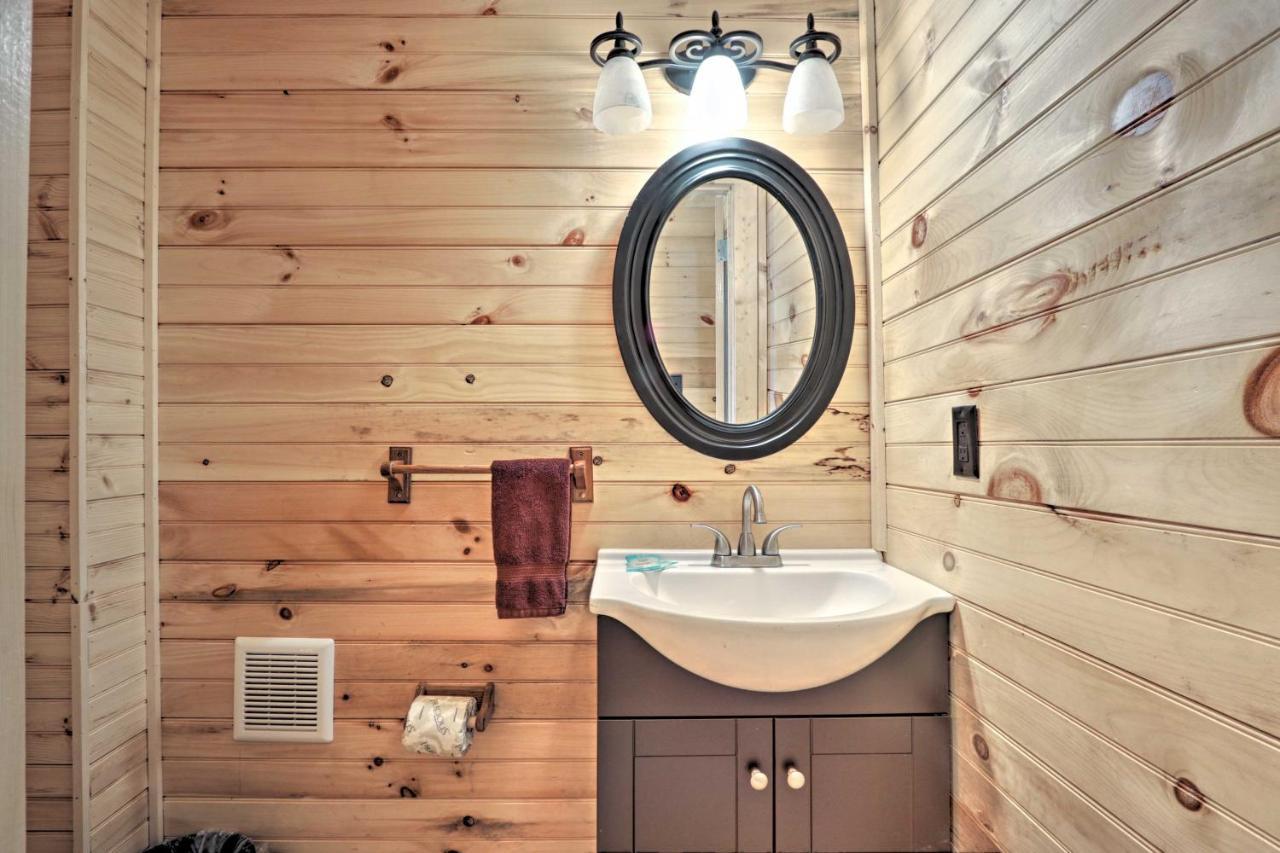 Gatlinburg Cabin With Loft And Game Room 1 Mi To Town Bagian luar foto