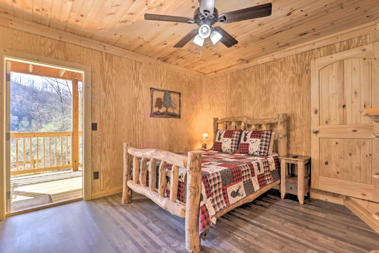 Gatlinburg Cabin With Loft And Game Room 1 Mi To Town Bagian luar foto