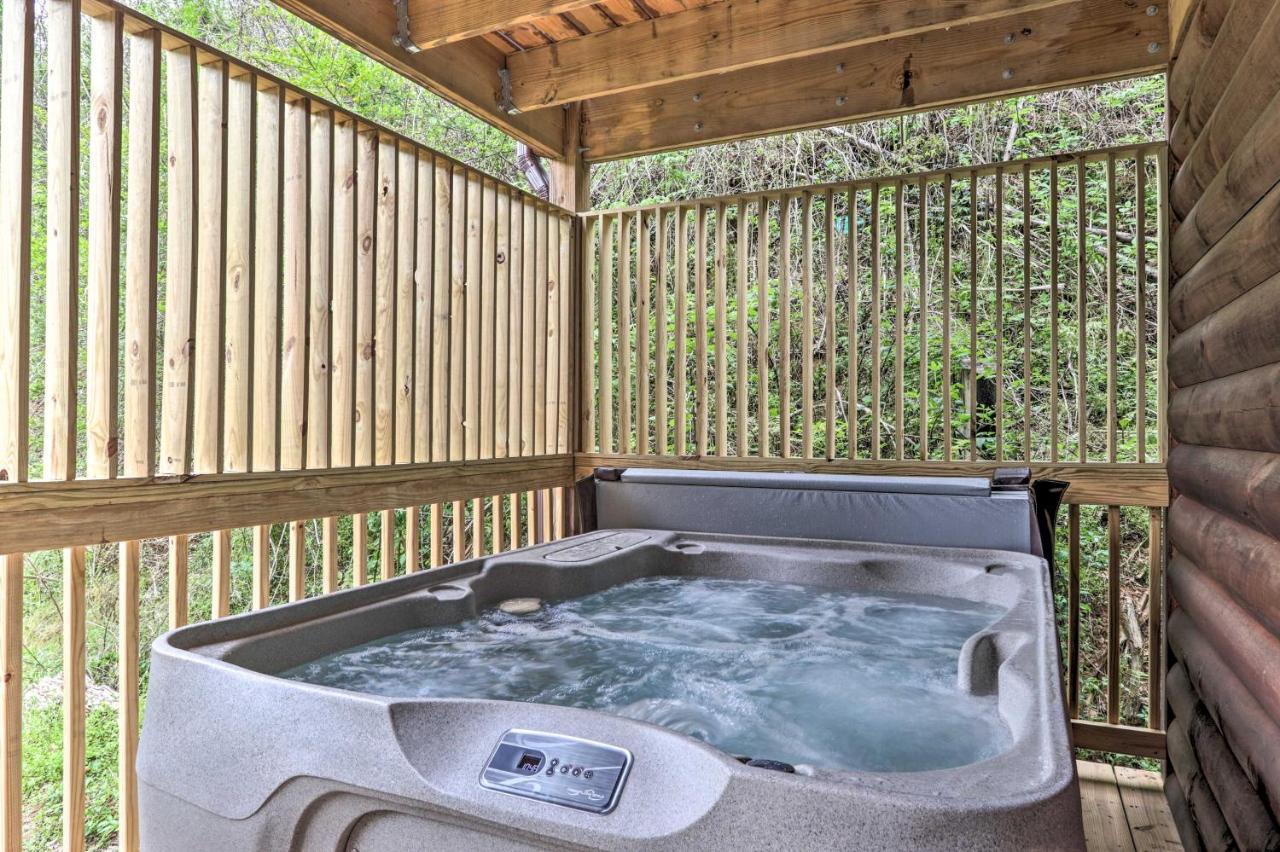 Gatlinburg Cabin With Loft And Game Room 1 Mi To Town Bagian luar foto