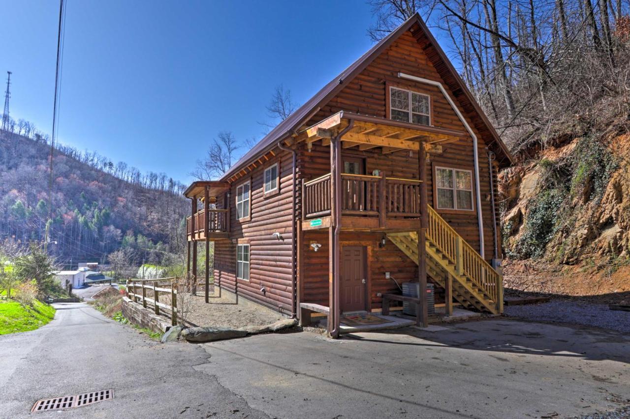 Gatlinburg Cabin With Loft And Game Room 1 Mi To Town Bagian luar foto