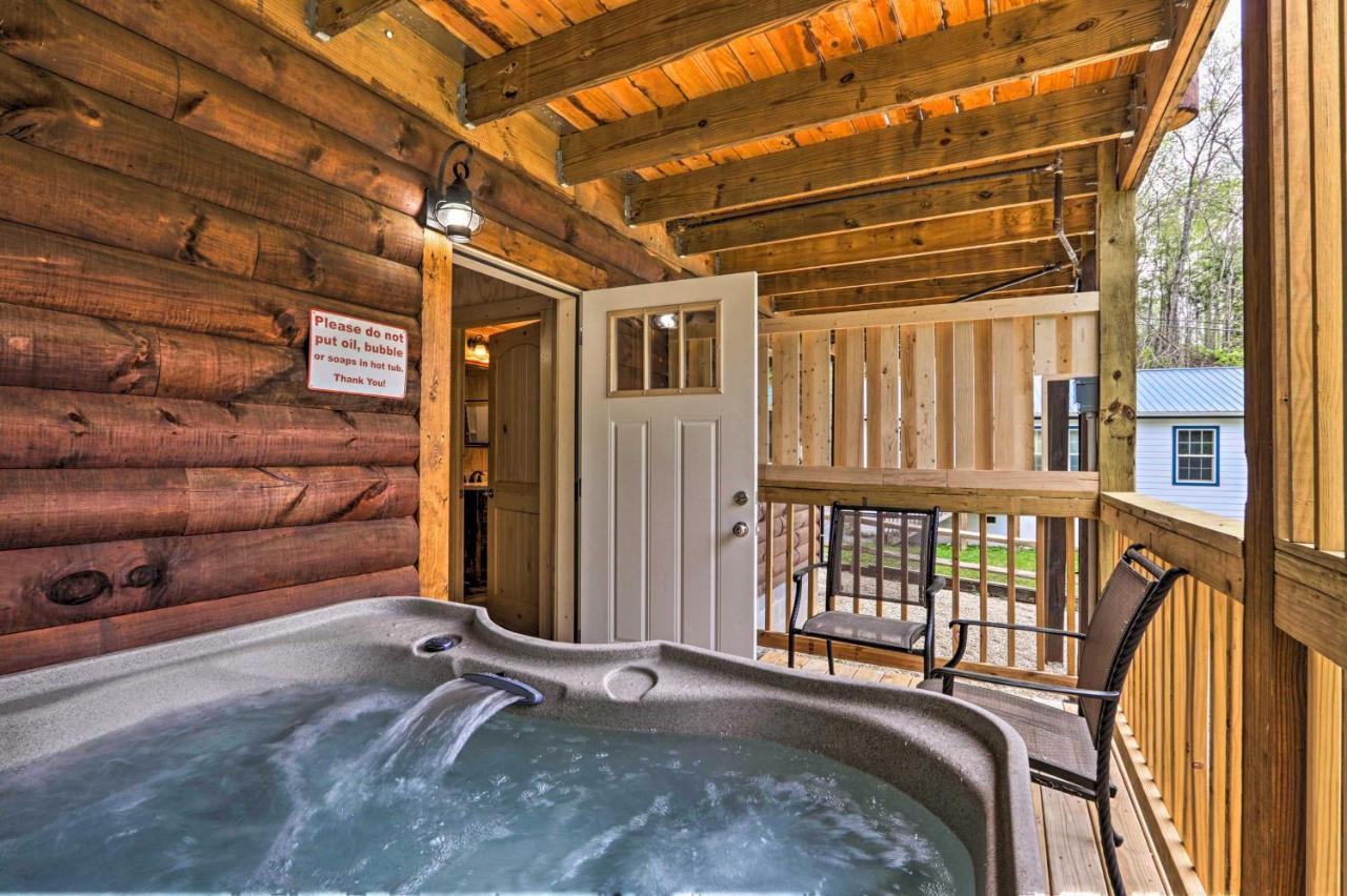 Gatlinburg Cabin With Loft And Game Room 1 Mi To Town Bagian luar foto